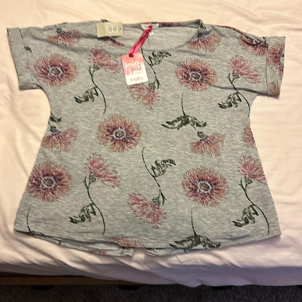 Maurices BCRF breast cancer awareness short sleeve shirt size small